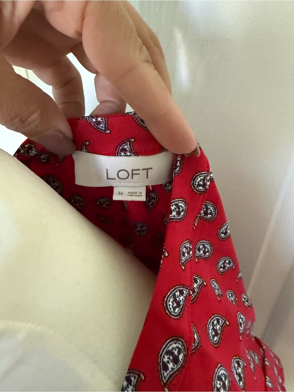 LOFT Red Sleeveless Printed Notch-Neck Blouse - Picture 4 of 4